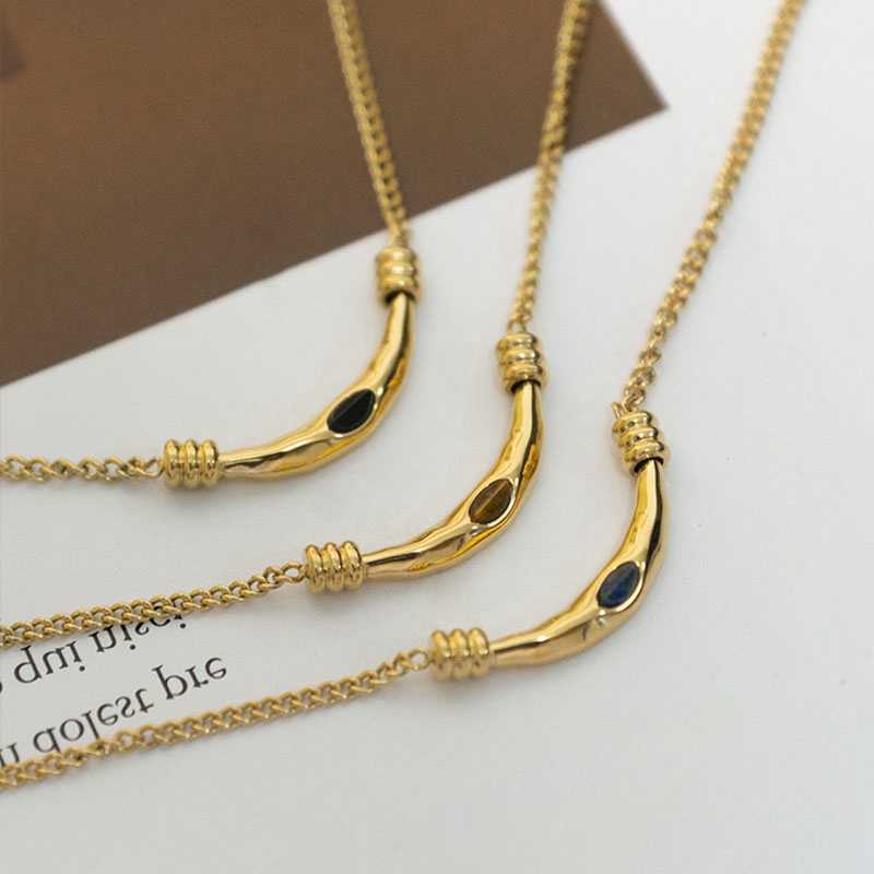 Vintage Light Luxury INS Style Niche Inlaid Tiger Eye Stone Titanium Steel INS High-End Necklace Trendy European and American Style Desert Journey