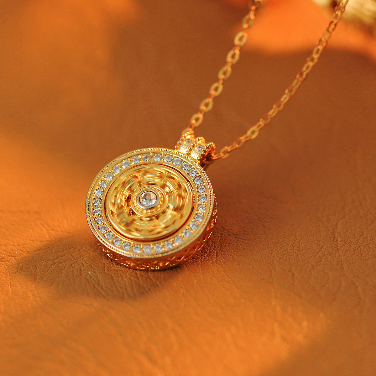 New Chinese Style Retro Eight Treasures Compass Lotus Necklace for Women, Popular Light Luxury Versatile High-End Collarbone Chain