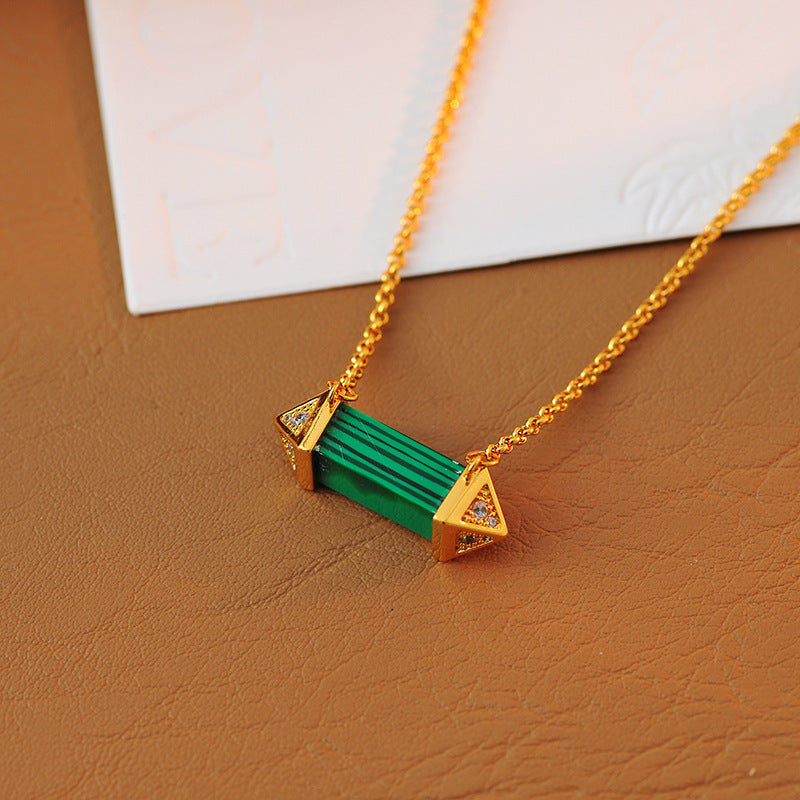 European and American Style Simple Geometric Emerald Malachite Inlaid Diamond Necklace Fashion High-end Personality Necklace One Piece