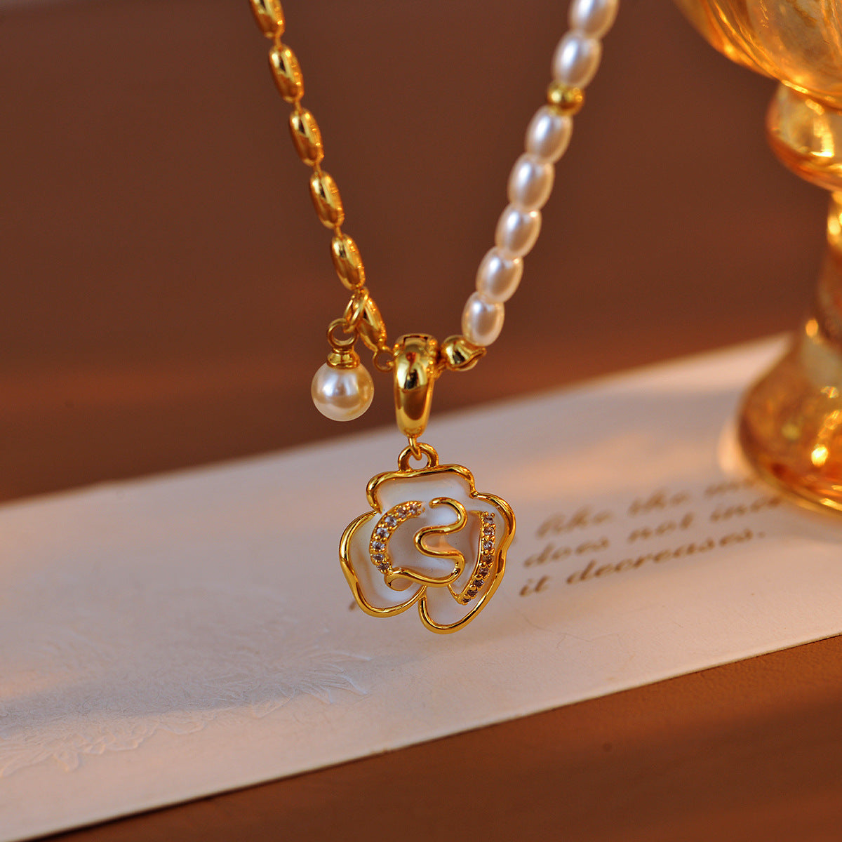Real Gold Plated Exquisite Flower Pearl Pendant Asymmetric Chain Necklace High-end Niche