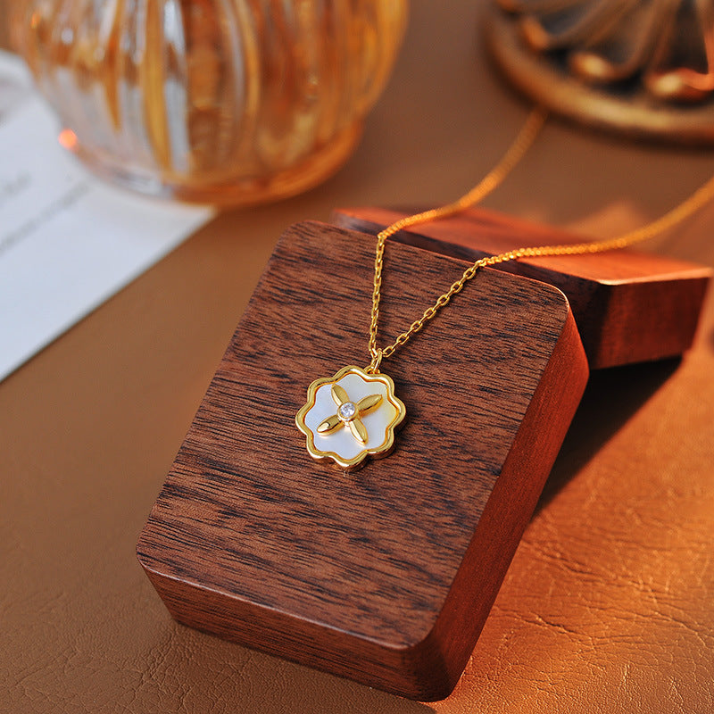 European and American Fashion Inlaid Mother-of-Pearl Four-Leaf Clover Sweet Flower Elegant Necklace Collarbone Chain A10264