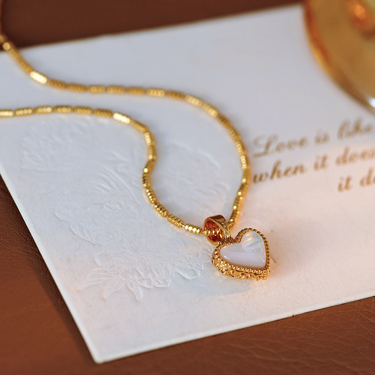 Light Luxury Niche Natural Mother-of-Pearl Heart Pendant Sweater Chain Exquisite Necklace Double-Sided Wear Collarbone Chain