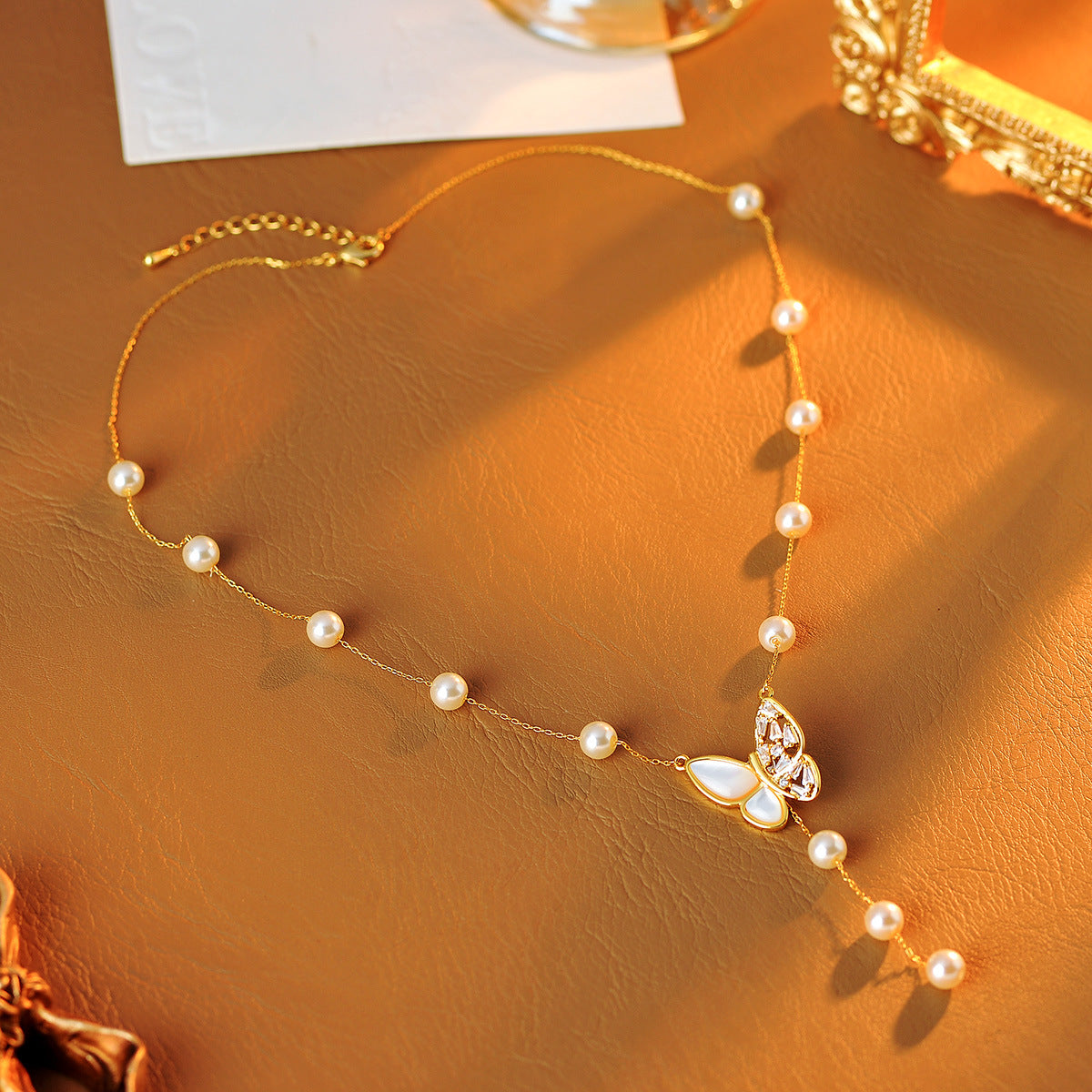 Light Luxury Pearl Mother-of-Pearl Butterfly Necklace Hot-Selling Sweater Accessory High-End Niche Collarbone Chain