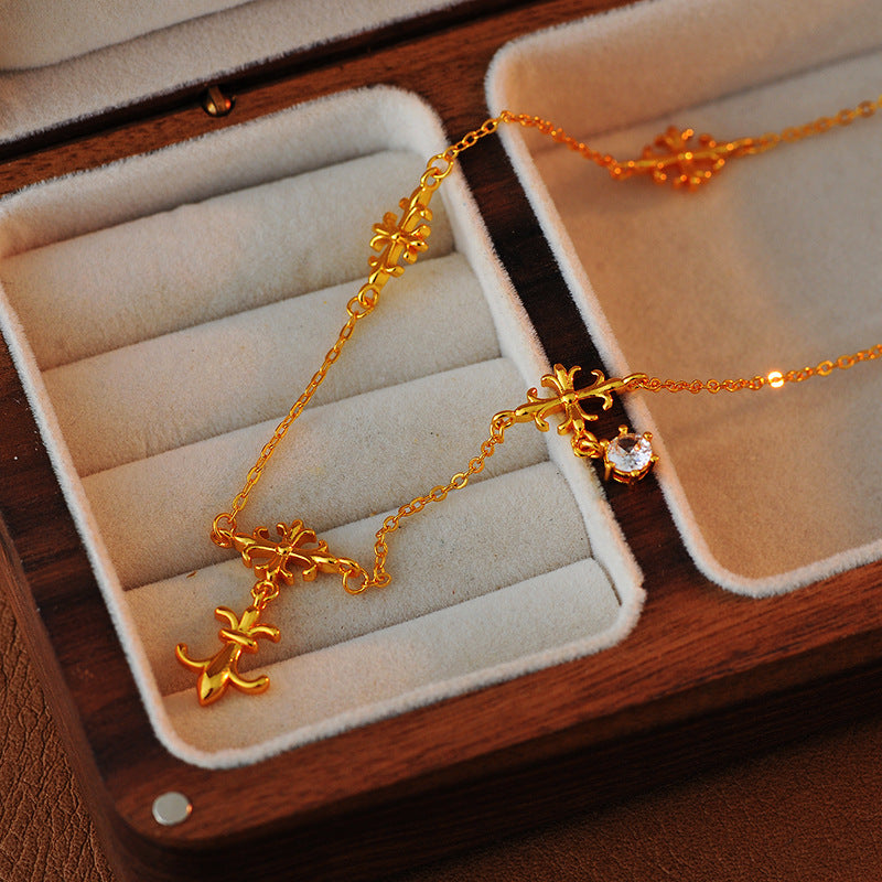 New Chinese Style Retro Iris Flower Necklace Light Luxury Niche Design Suitable for Autumn Collarbone Chain Versatile High-end Feel for Women