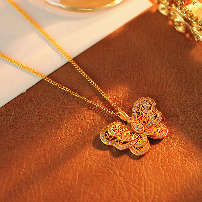 New Chinese Style Gold Full Diamond Vintage Filigree Hollow Butterfly Necklace for Women, Light Luxury High-Value Collarbone Chain