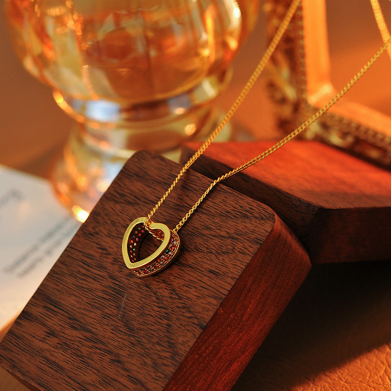 European and American Retro Colorful Zircon Heart Necklace for Women, Light Luxury Niche High-end Fashion Exquisite Design Clavicle Chain
