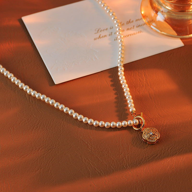 New Style Chanel-Style Beaded Necklace OT Buckle Camellia Pendant Simple Niche High-End Pearl Collarbone Chain