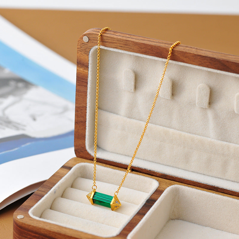 European and American Style Simple Geometric Emerald Malachite Inlaid Diamond Necklace Fashion High-end Personality Necklace One Piece