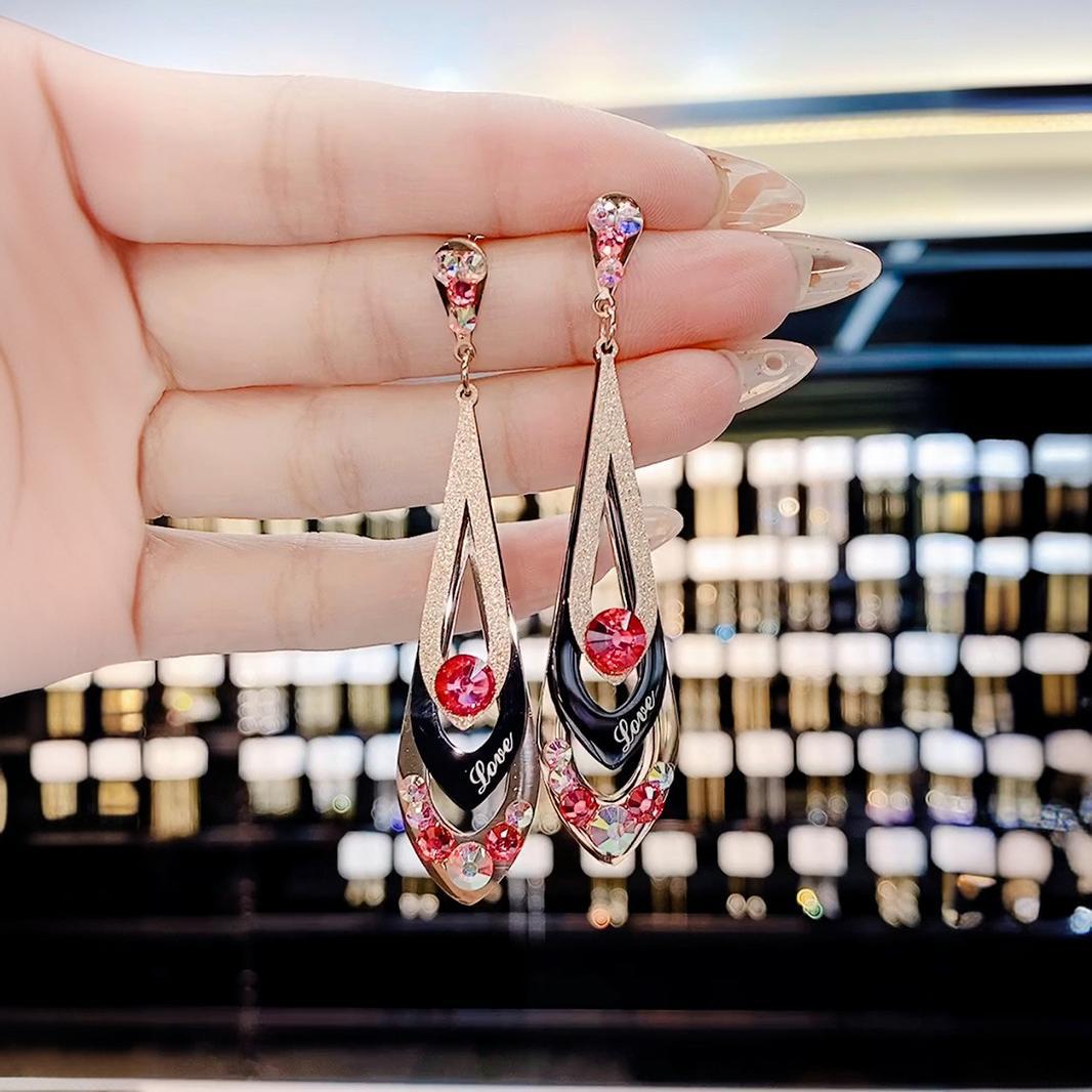 Korean Style Diamond-Studded Rhombus Matte Titanium Steel Long Earrings for Women Versatile Face-Slimming Earrings Internet Celebrity Ear Accessories