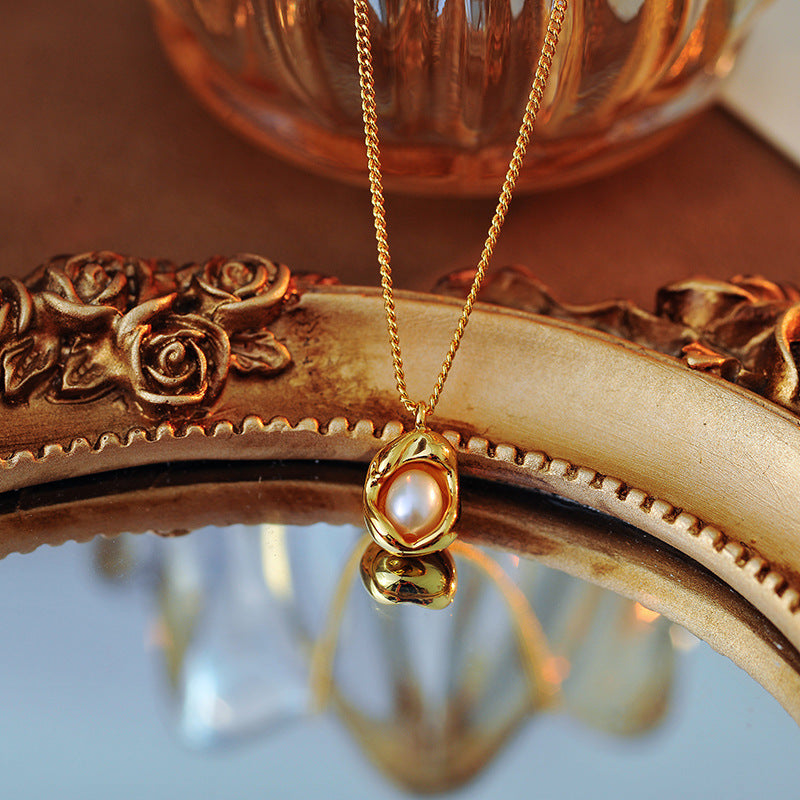 New French Style Light Luxury Elegant Simple Versatile Pea Natural Pearl Pendant Necklace for Women A10173