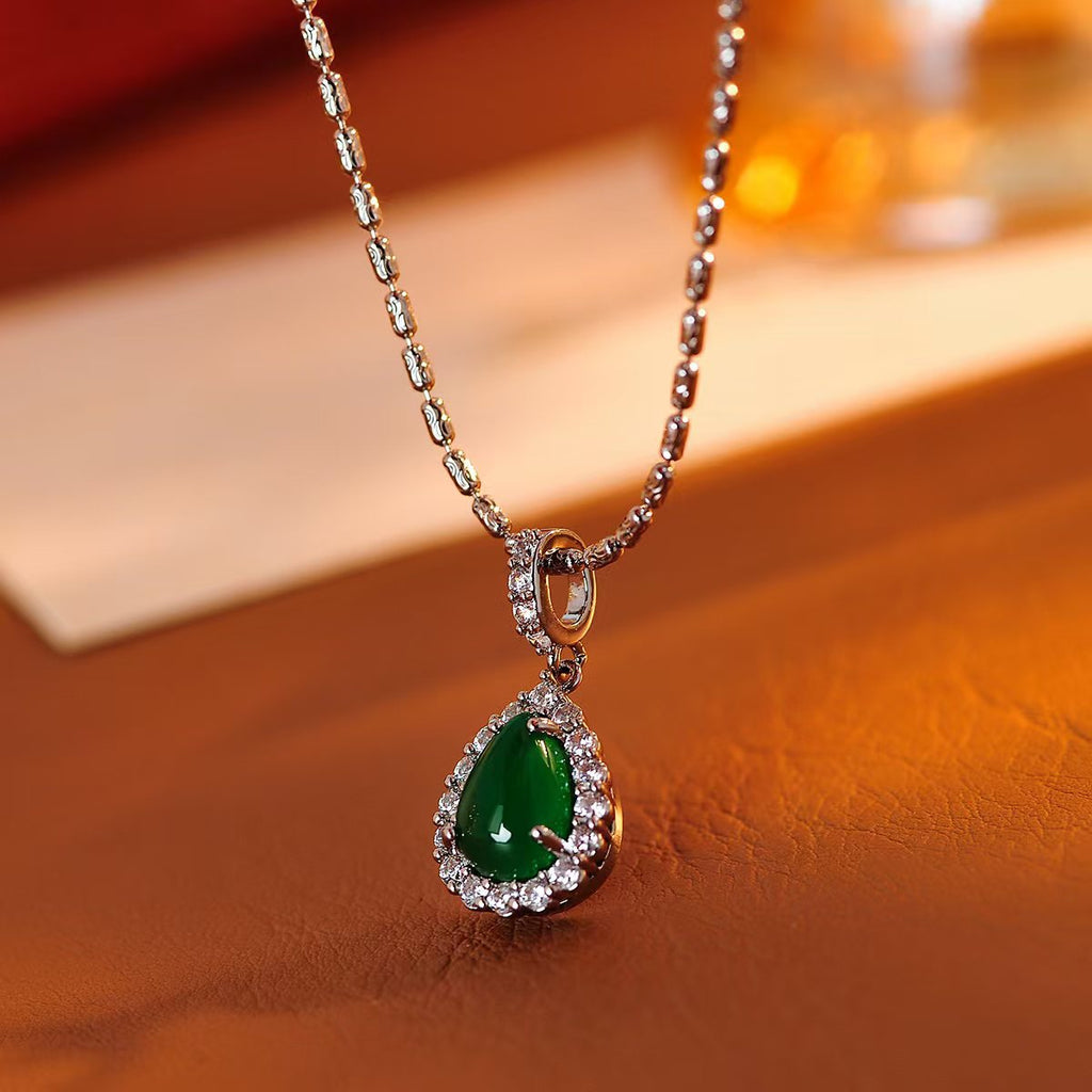 Emerald Water Drop Necklace Minimalist Style High-end Elegant Socialite Light Luxury New Model