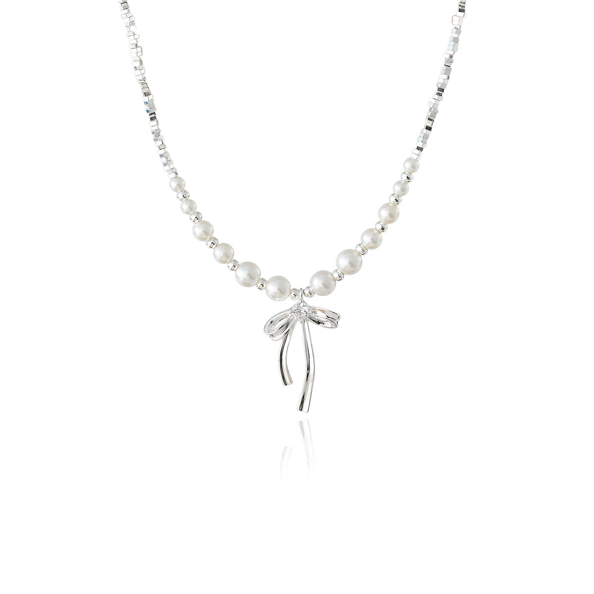 2025 New Hot Style Exquisite High-end Broken Silver Pearl Bowknot Light Luxury Niche Collarbone Necklace