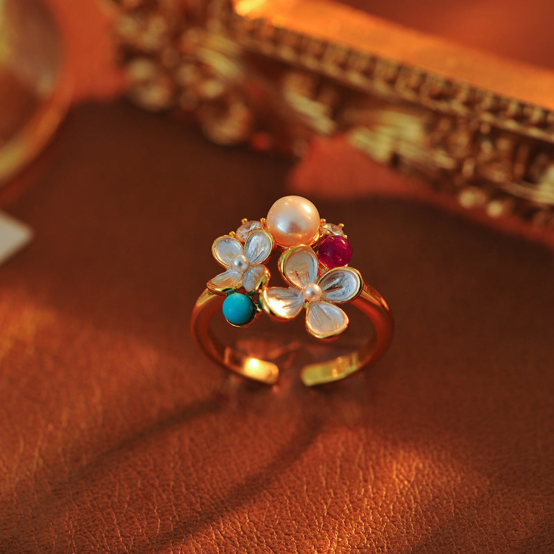 Fashion Spray-Painted White Flower Ring, Light Luxury Vintage Adjustable Band with Simulated Pearl