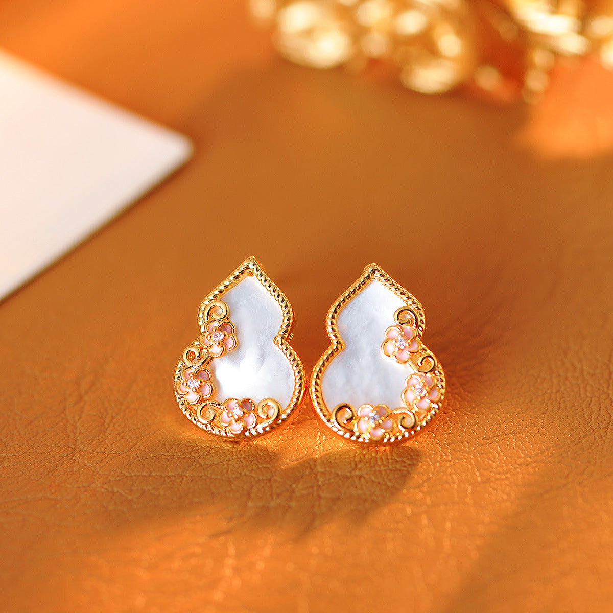 Natural Shell Gourd Pendant Pearl Necklace 2025 New Style Small Rice Bead Choker Light Luxury High-end Feel