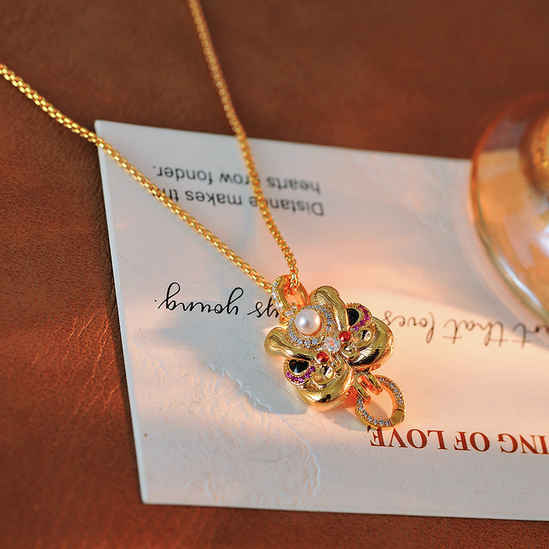 High-end Light Luxury Niche National Style Inlaid Diamond Lion Pendant Necklace for Women New Hot-selling Gold Accessories Autumn Winter