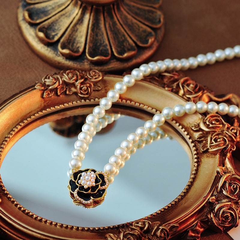 French Retro Style Black Camellia Pearl Necklace for Women Versatile High-end Light Luxury Accessory A10191