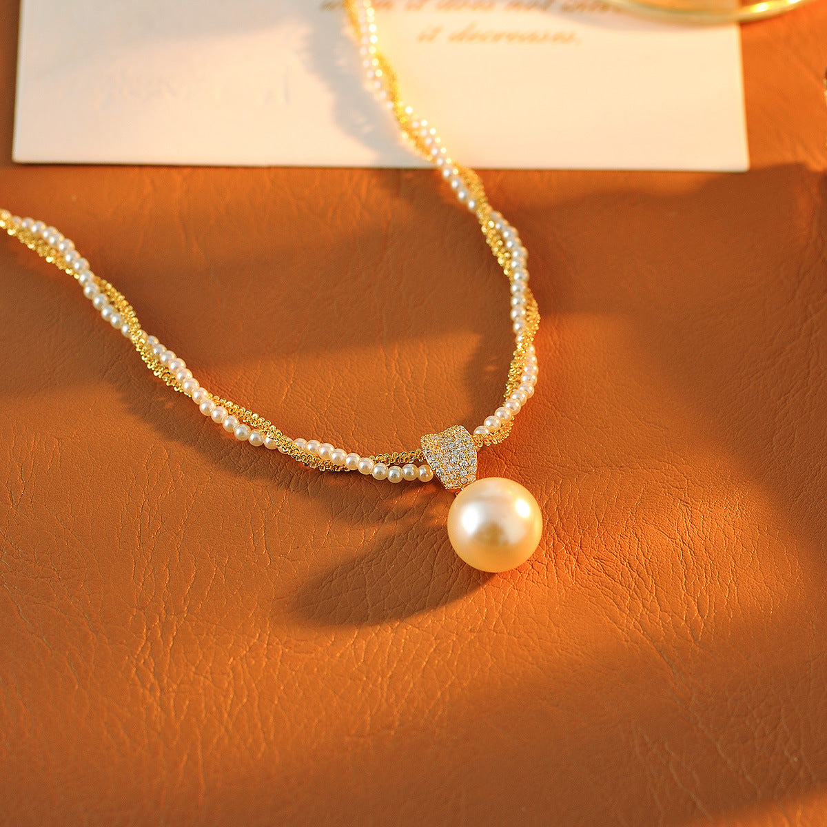 New High-End Light Luxury Niche Pearl Necklace Accessory for Women, Everyday Versatile Collarbone Chain