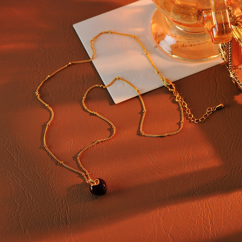 Versatile Heart Necklace for Women, Elegant and Exquisite High-End Collarbone Chain, Korean Ins Style New Autumn Winter