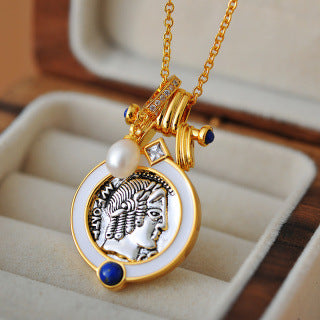European and American Niche Vintage Design Portrait Pendant Necklace Retro Baroque Style Cultured Pearl Clavicle Chain