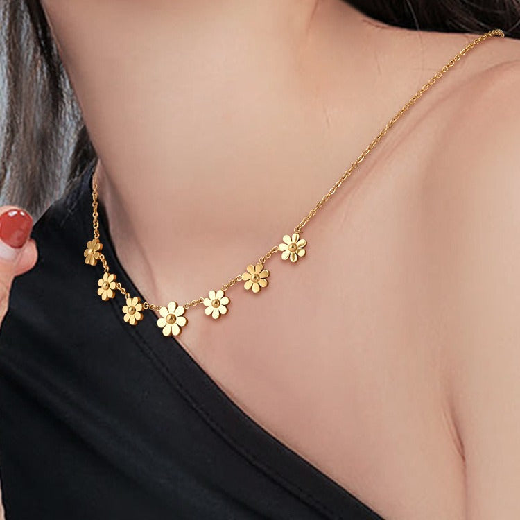 Necklace for Women, Niche Design, High-End Light Luxury Sunflower Daisy Gold Collarbone Chain, 2025 Summer Titanium Steel Choker