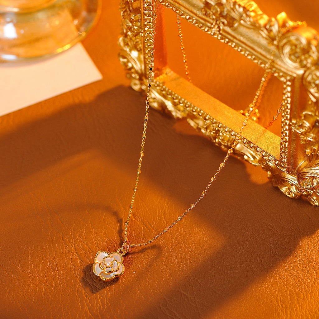 Japanese and Korean Camellia Necklace Exquisite Flower Pendant Light Luxury Fashion Neck Chain High-end Clavicle Chain for Women