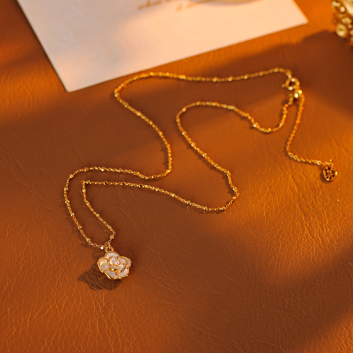 Japanese and Korean Camellia Necklace Exquisite Flower Pendant Light Luxury Fashion Neck Chain High-end Clavicle Chain for Women