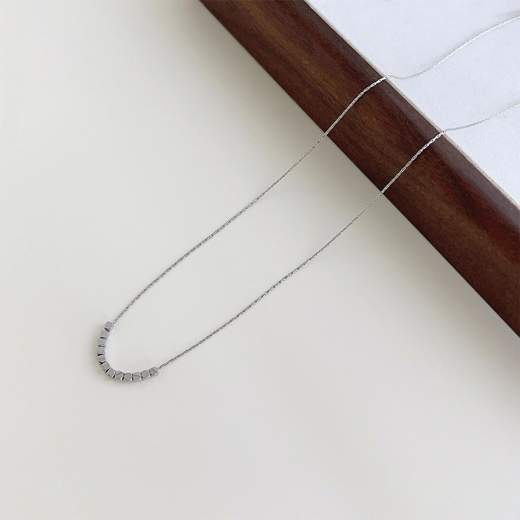 Minimalist Double-Layer Beaded Necklace for Women, Fashionable and Elegant, Exquisite Layered Jewelry, Autumn and Winter Sweater Chain