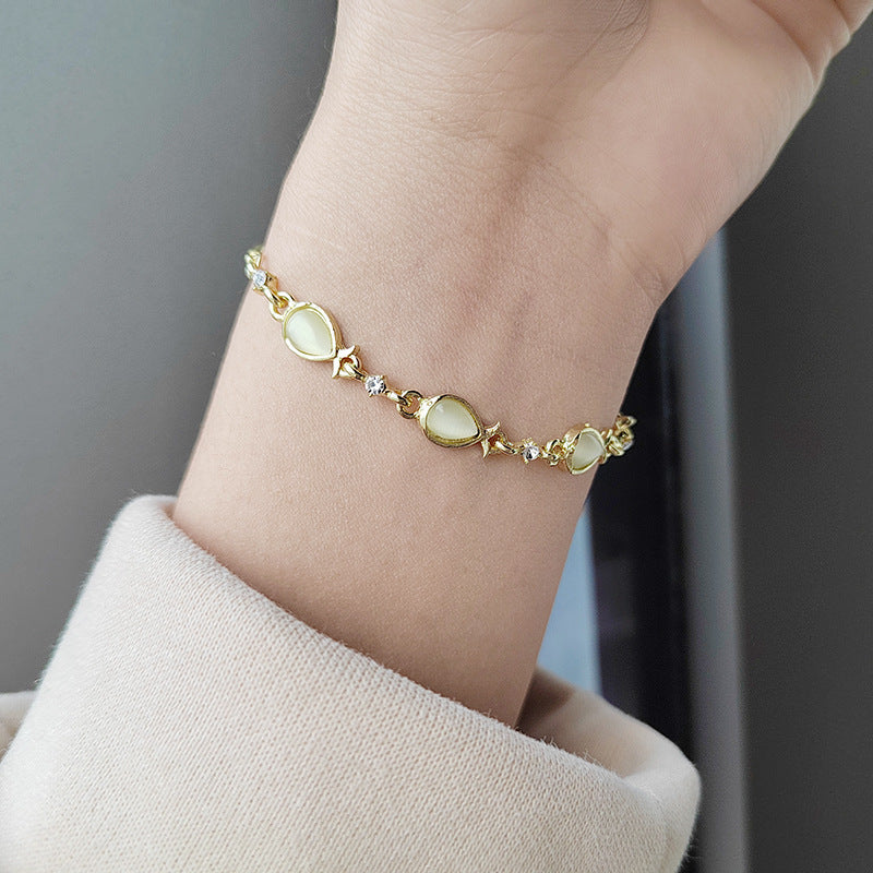 Korean Fashion Crystal Small Fish Bracelet for Women, Light Luxury Jewelry, High-end Summer Temperament, Versatile Personality Bracelet