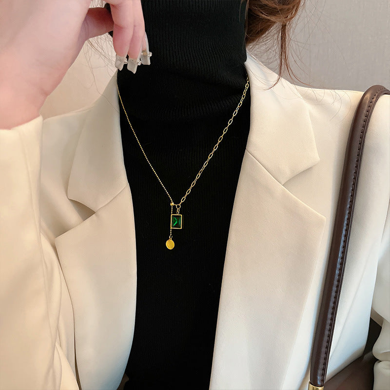 Vintage Emerald Splicing Collarbone Chain for Women, Simple Niche Adjustable Necklace, Minimalist Style Titanium Steel Choker, New Summer Model