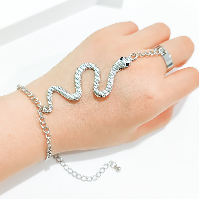 New Alloy Snake-Shaped Back Chain Personality Irregular Ring Integrated Chain Women's Jewelry Inlaid with Diamonds European and American Style