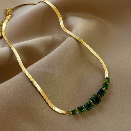 Emerald Zircon Necklace for Women, Light Luxury Niche Design, Inlaid Diamond Short Necklace, Vintage Hong Kong Style, Elegant Collarbone Chain