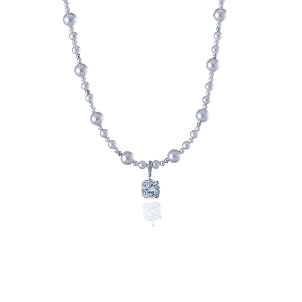 2025 New Manta Rose Pearl Sugar Cube Necklace Accessory High-End Light Luxury Niche Collarbone Chain