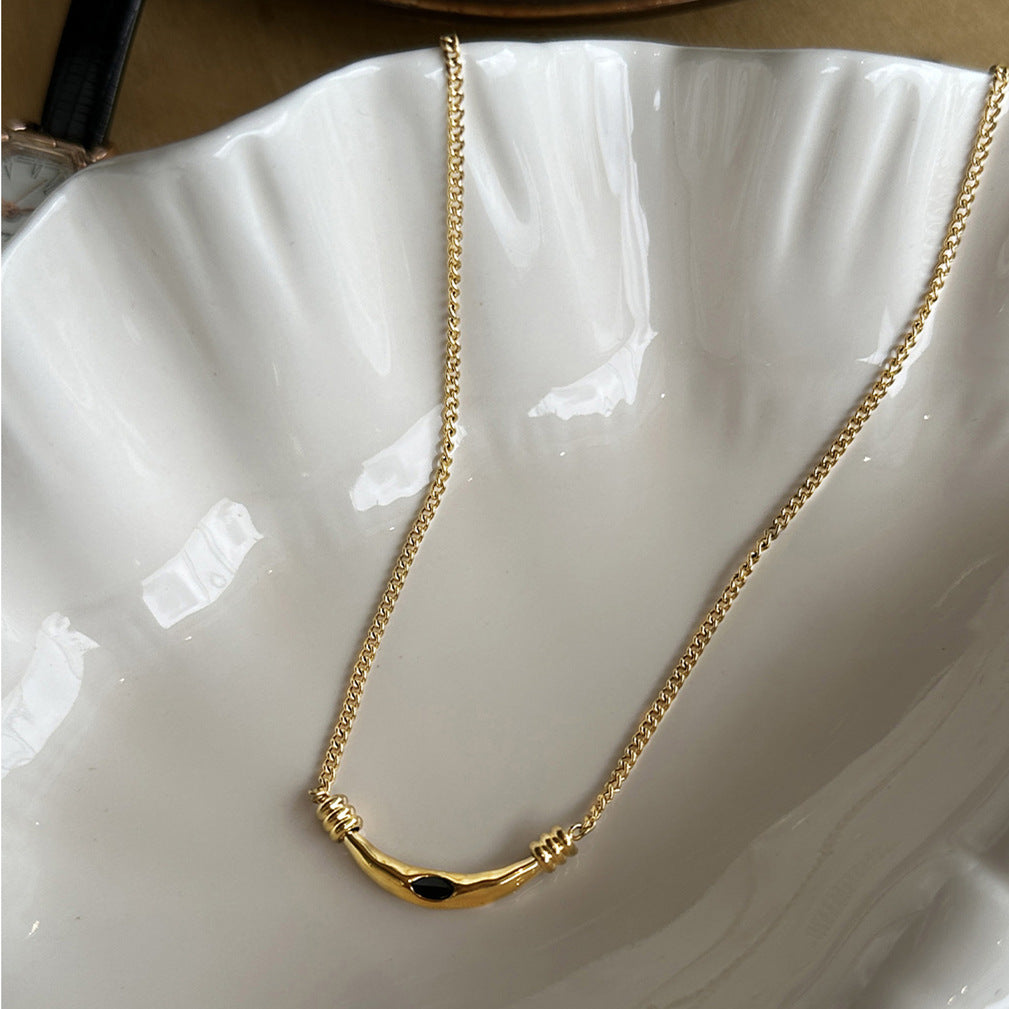 Vintage Light Luxury INS Style Niche Inlaid Tiger Eye Stone Titanium Steel INS High-End Necklace Trendy European and American Style Desert Journey