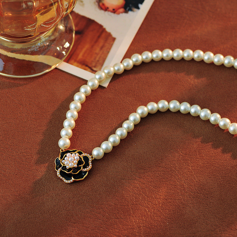 French Retro Style Black Camellia Pearl Necklace for Women Versatile High-end Light Luxury Accessory A10191