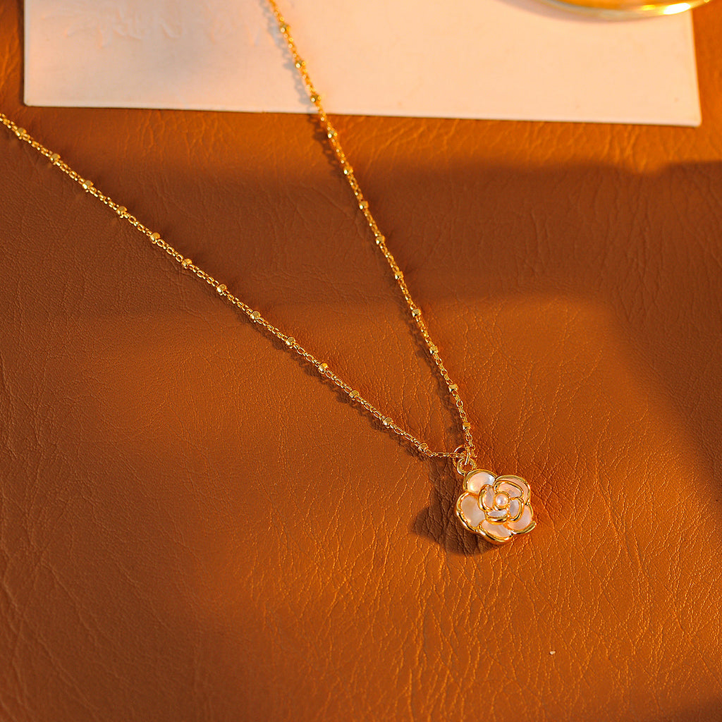 Japanese and Korean Camellia Necklace Exquisite Flower Pendant Light Luxury Fashion Neck Chain High-end Clavicle Chain for Women