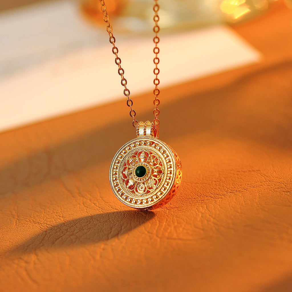 New Chinese Style Retro Eight Treasures Compass Lotus Necklace for Women, Popular Light Luxury Versatile High-End Collarbone Chain