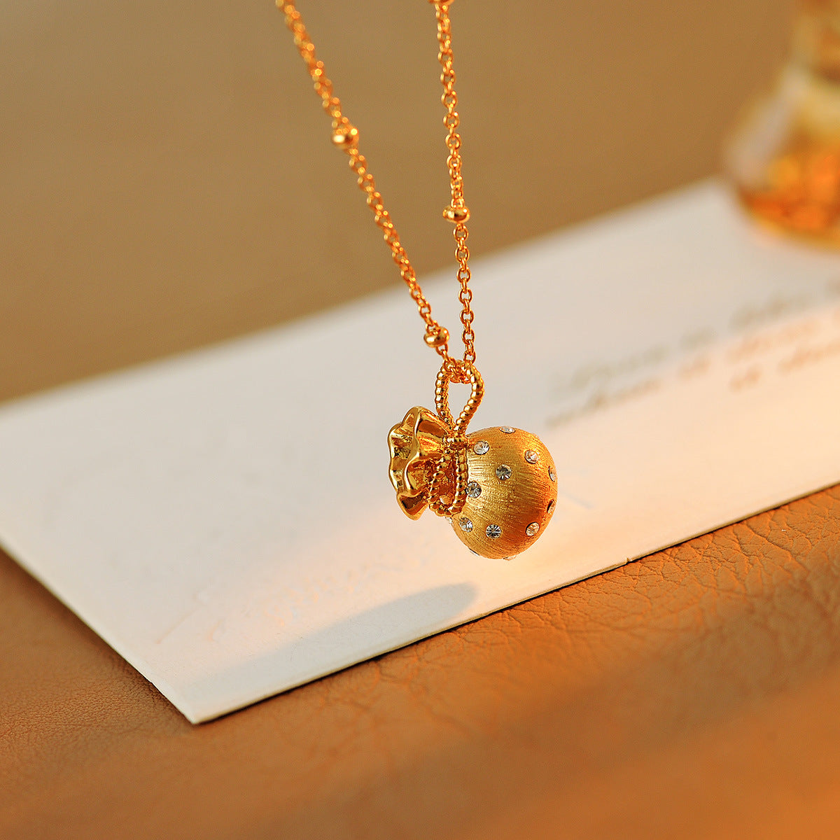 Vintage Brushed Bowknot Lucky Bag Necklace Fashion Pointed Diamond Sparkling Wealth-Attracting Small Money Bag Collarbone Chain for Women