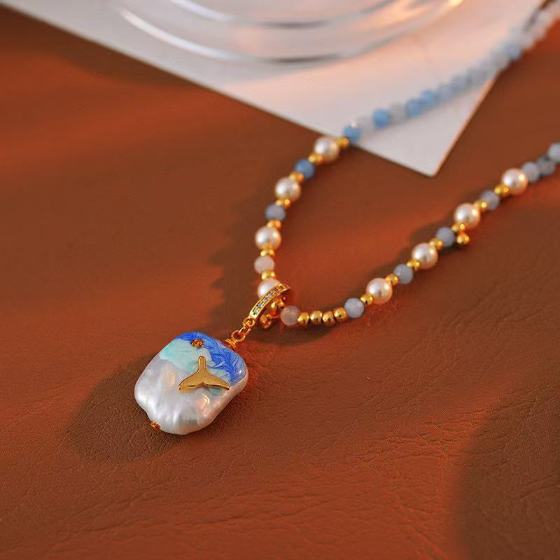 [Whale Coast] Ocean Oil Painting Style Baroque Pearl Earrings Elegant High-end Feel Fish Tail Classic Stud Earrings