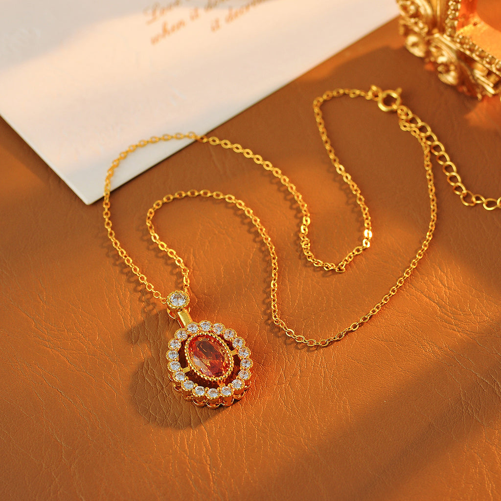 Natural Fenda Stone French Elegant 18k Gold Pomegranate Gemstone Necklace Light Luxury Luxurious Niche