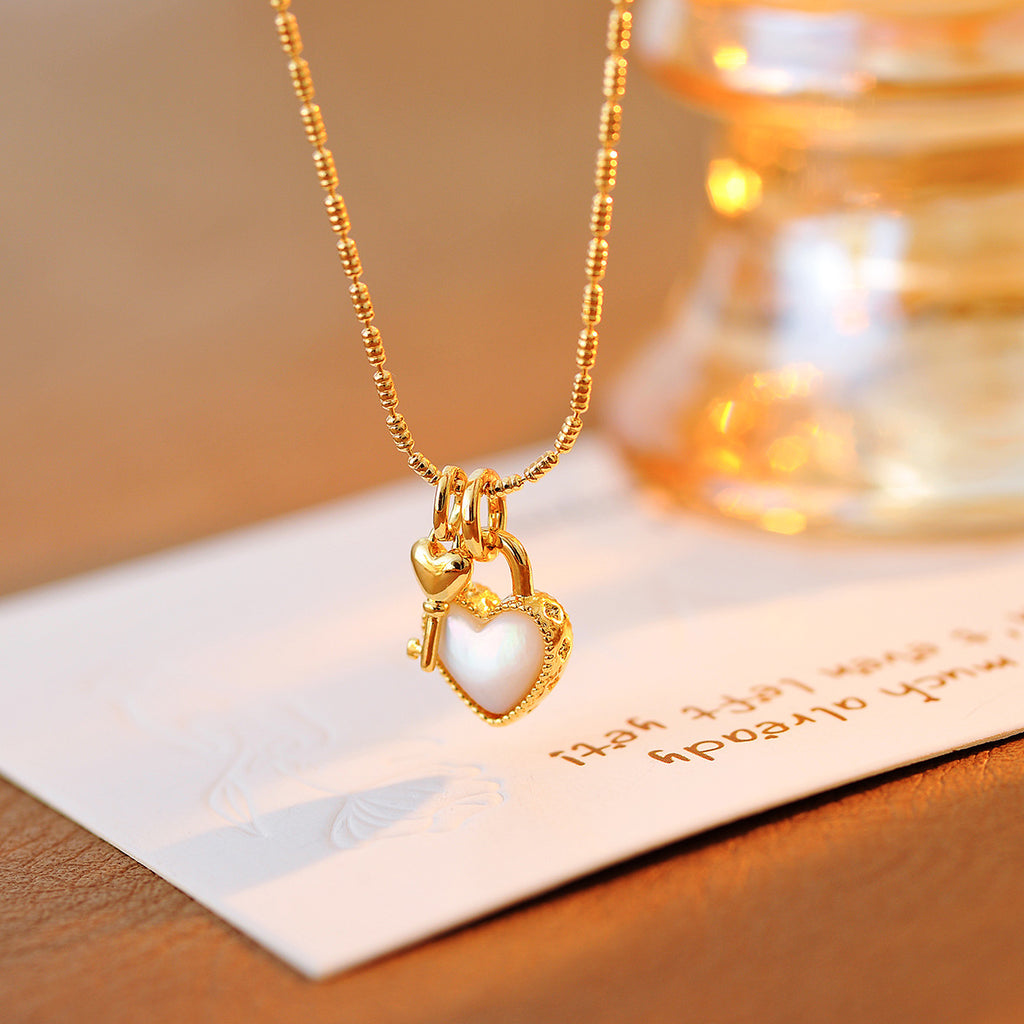 Simple Versatile Natural Mother-of-Pearl Heart Key Lock Necklace for Women Clavicle Chain Light Luxury Niche Design Trend