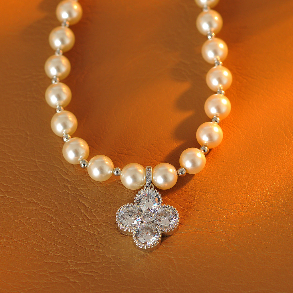 New Four-Leaf Flower Pearl Necklace Niche High-End Fashion Versatile Elegant Zircon Pendant