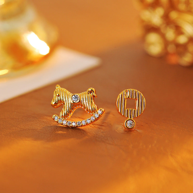 Light Luxury Niche Design Instant Wealth Necklace Inlaid with Fortune Horse Pendant Necklace for Women