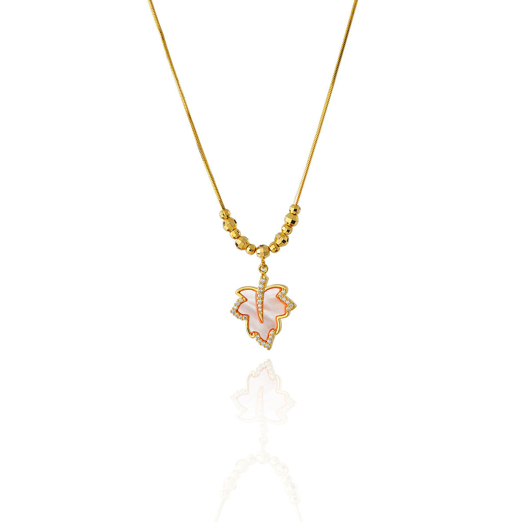 Shell Maple Leaf Necklace Elegant High-End Pendant New Light Luxury Niche Collarbone Chain Choker