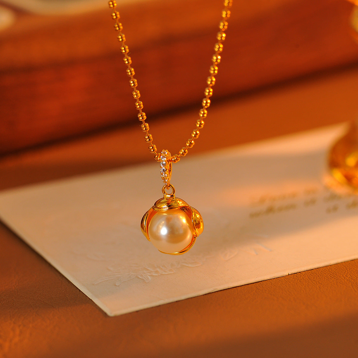 French Retro Exquisite Design Pearl Necklace Light Luxury Niche Fashion Versatile High-end Collarbone Necklace