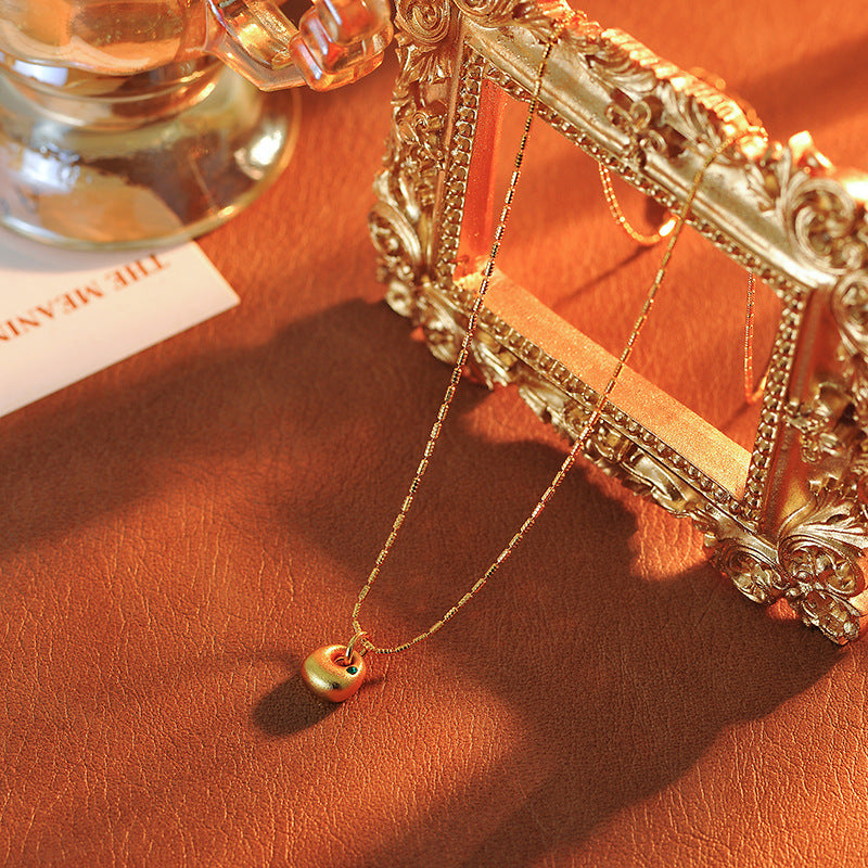 Traditional Matte Small Gold Pendant Micro Inlaid Green Zirconia Collarbone Chain Elegant High-end Fashionable Necklace for Women