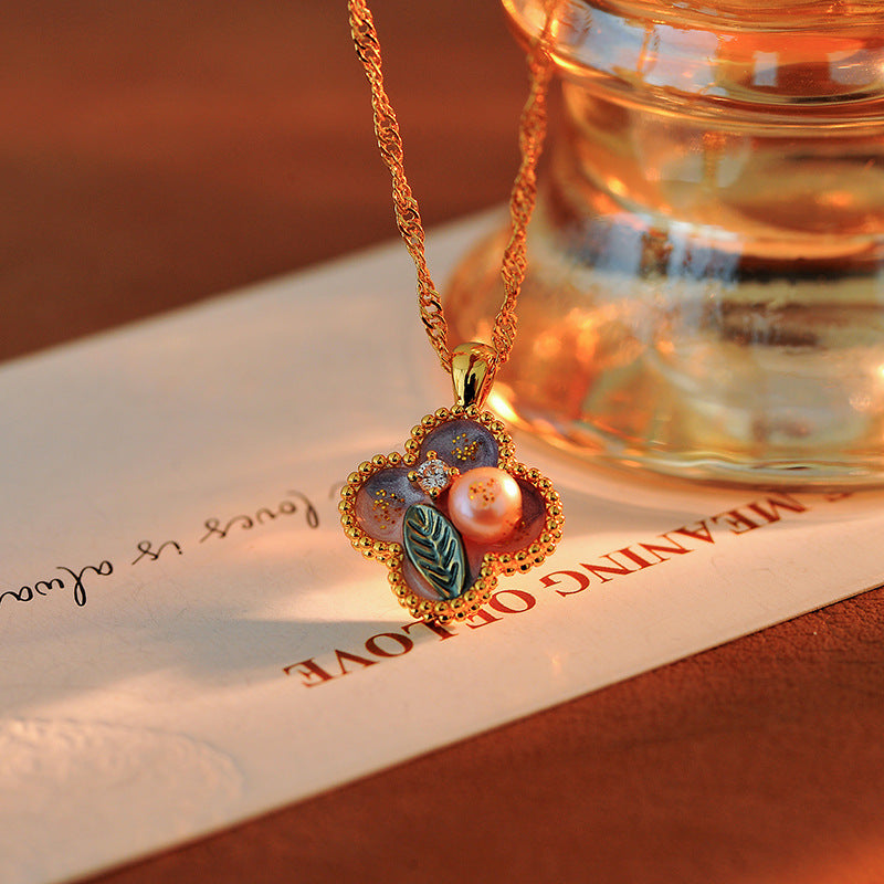 Oil Painting Style Enamel Four-Leaf Clover Necklace for Women Elegant Exquisite Simple Unique Design Collarbone Chain Fashion Sweater Chain