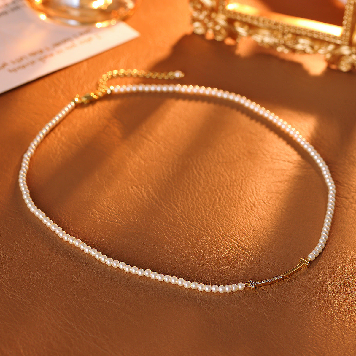 Pearl Necklace French Retro Light Luxury Smile Pearl Necklace for Women Niche High-end Smiley Face Choker