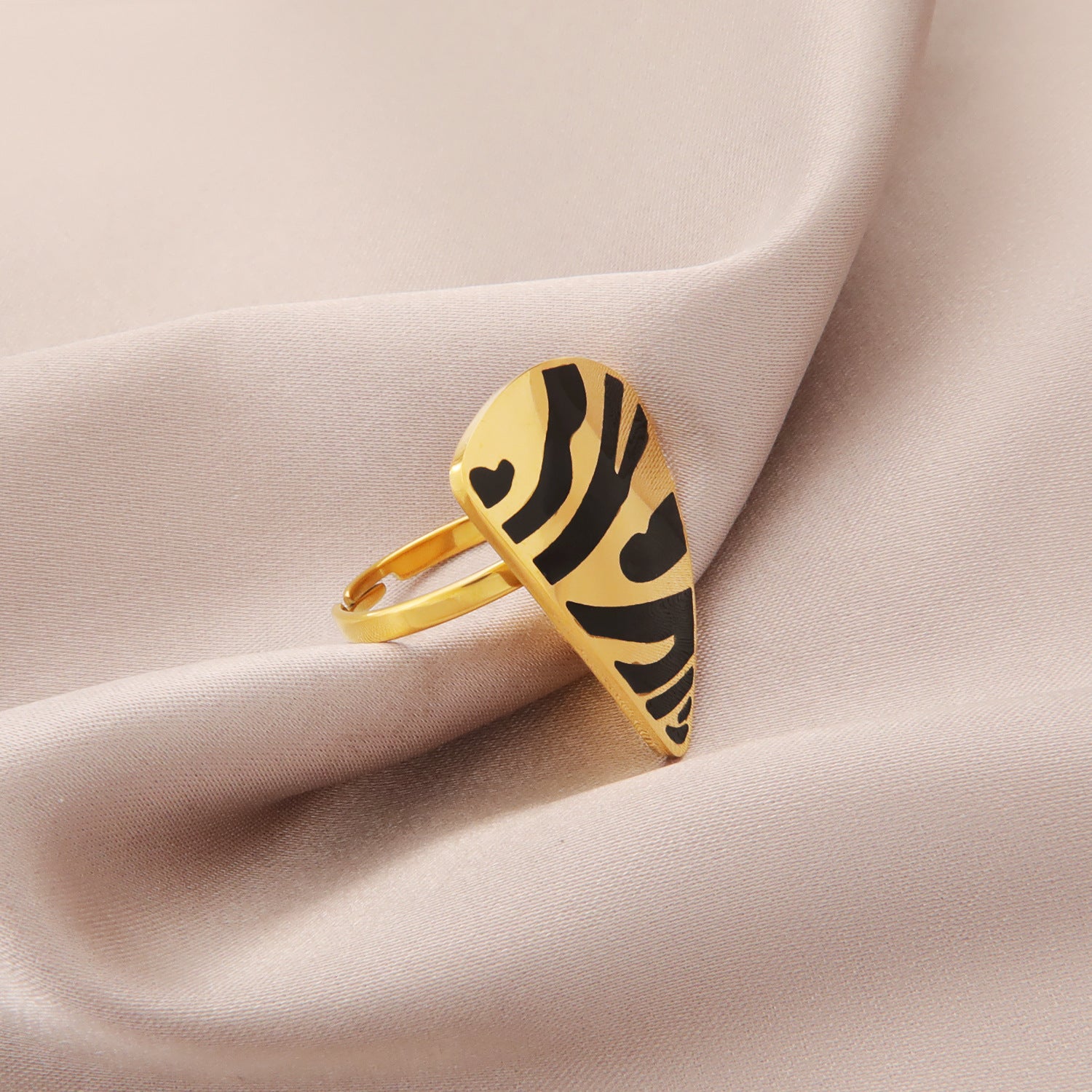 High-end Titanium Steel Jewelry Necklace Earrings Ring Three-piece Set Vintage Retro Earrings Fashion Light Luxury