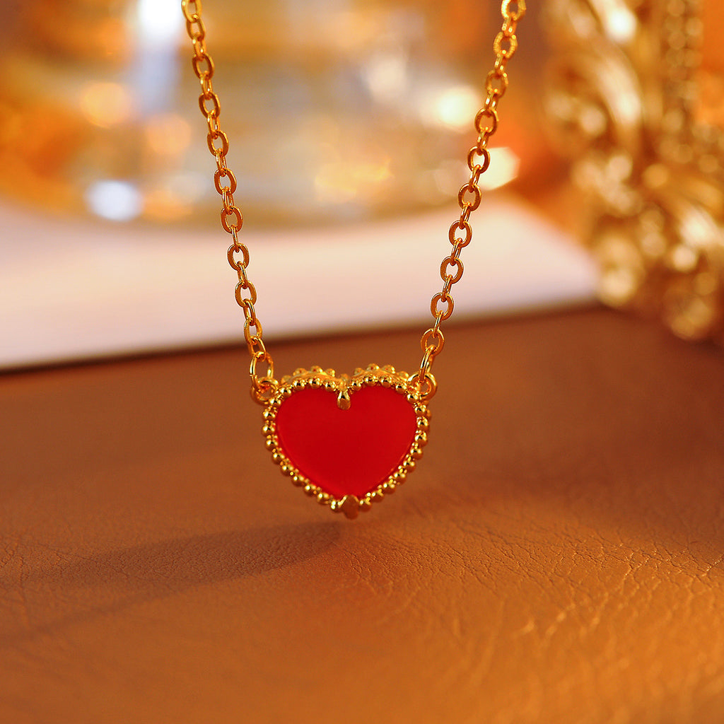 White Shell Heart Necklace for Women, Light Luxury Niche High-End Clavicle Chain, New Hot-Selling Autumn Winter Sweater Chain