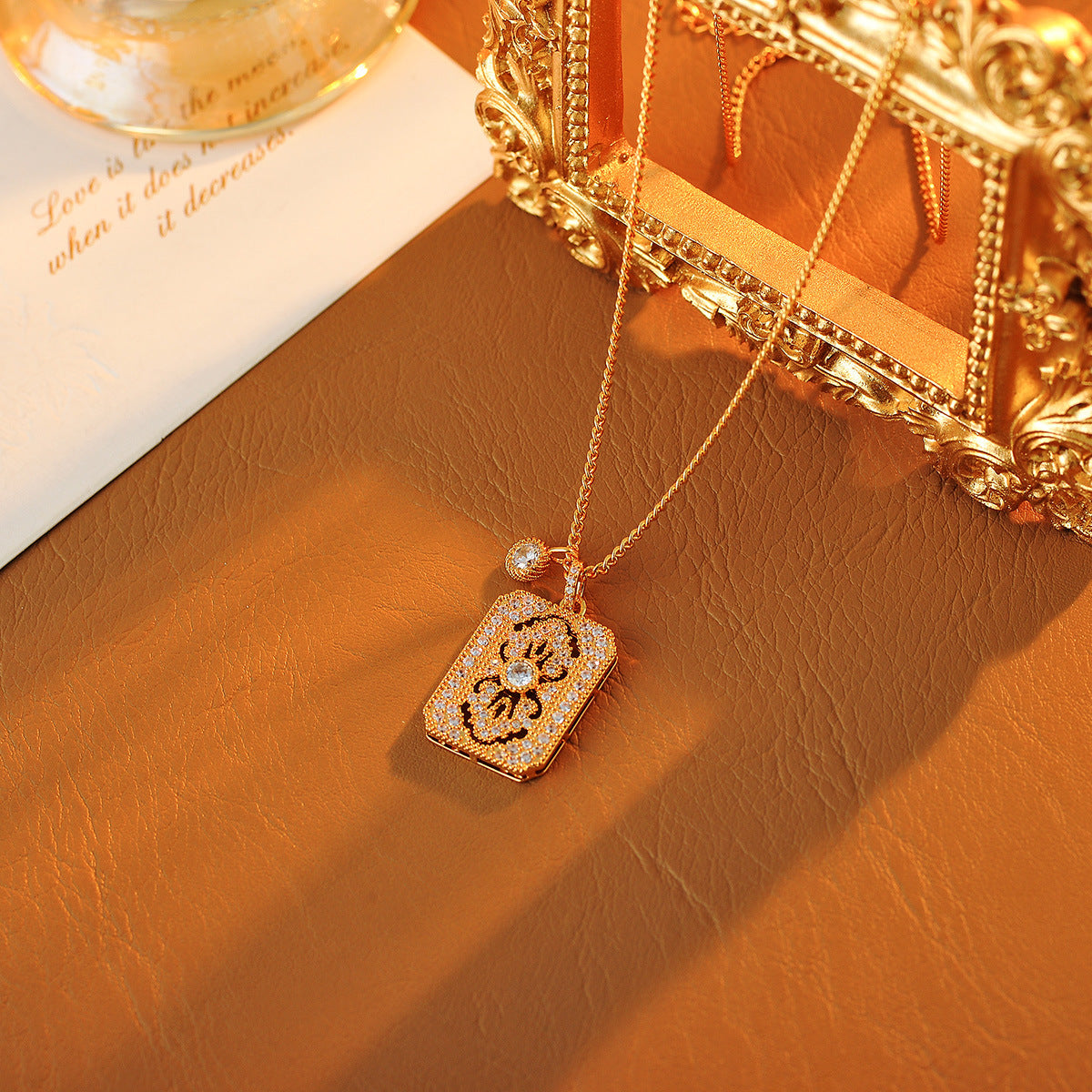 Vintage Full Diamond No Matter Necklace Pendant New Hot Style Light Luxury Collarbone Chain for Women Niche